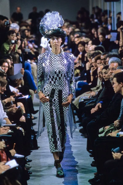 Look 15